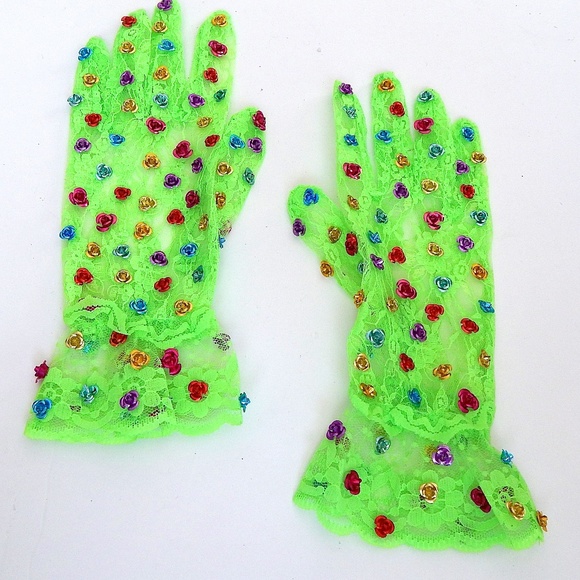 GASOLINE GLAMOUR Accessories - GROOVE IS IN THE HEART LACE GLOVES